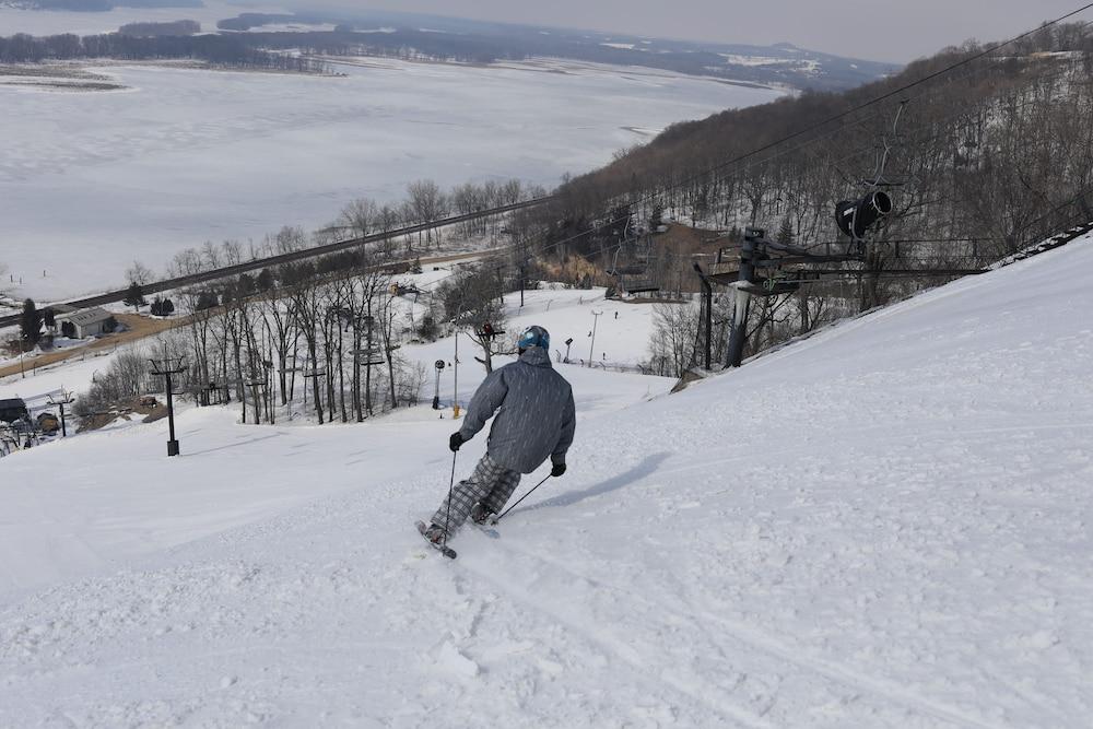Chestnut Mountain Resort ガリーナ エクステリア 写真